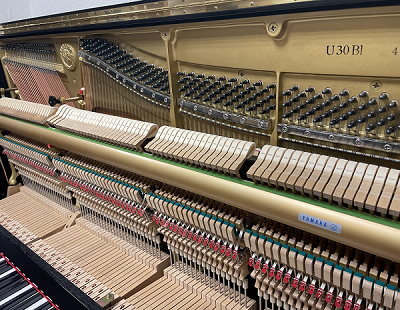 YAMAHA U30Bl�@�A�N�V����