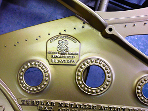 ���r���h��������1907�N��Steinway Model B�@�t���[���Ɩ{�̂̕���