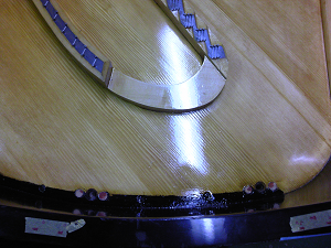 ���r���h��������1907�N��Steinway Model B�@�t���[���Ɩ{�̂̌������i�ቹ��j