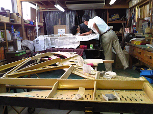 ���r���h��������1907�N��Steinway Model B�@�t���[���Ɩ{�̂̕���